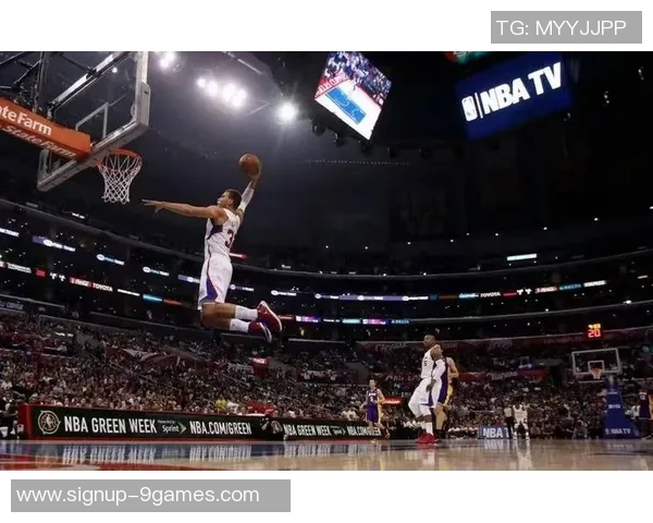 NBA篮球明星扣篮王的传奇之路与精彩瞬间回顾